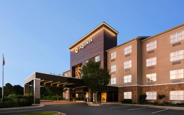 La Quinta Inn & Suites by Wyndham Montgomery