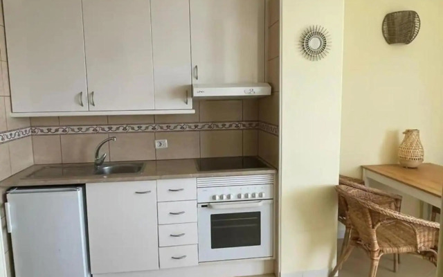 Refurbished 1 bedroom apartment with large pool