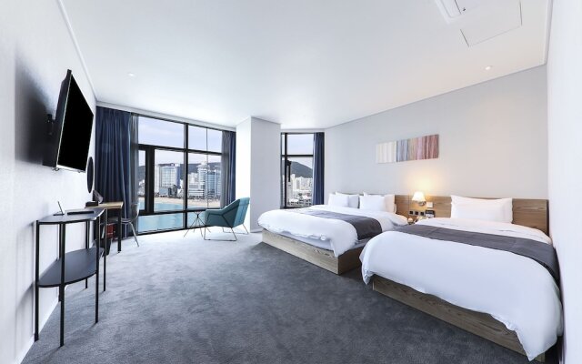 Ocean the point Hotel