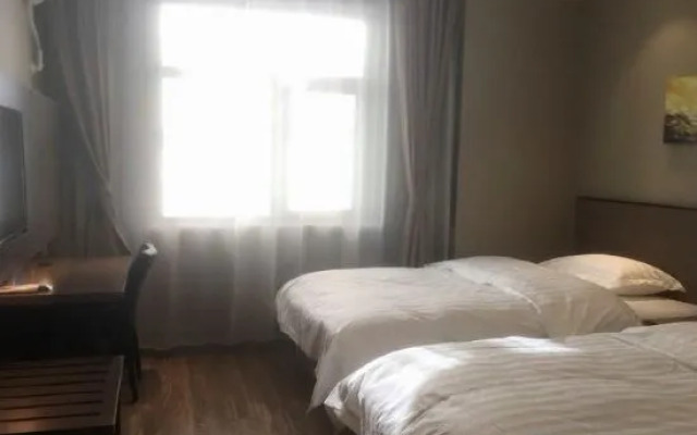 Huayi Selected Hotel (Nanguan subway station store, Liangxiang, Beijing)