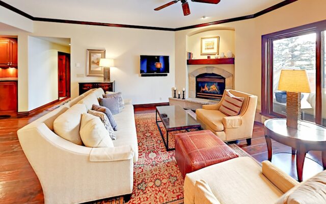 31 Avondale #105 - 3 Br Condo