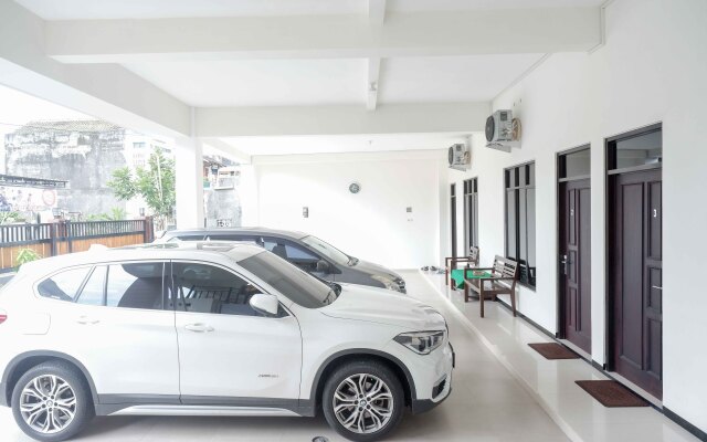 RedDoorz near Terminal Tirtonadi 2