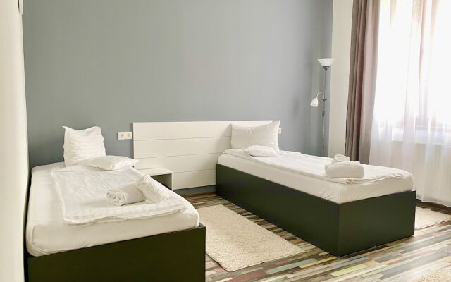 Cardinal Central Apartment