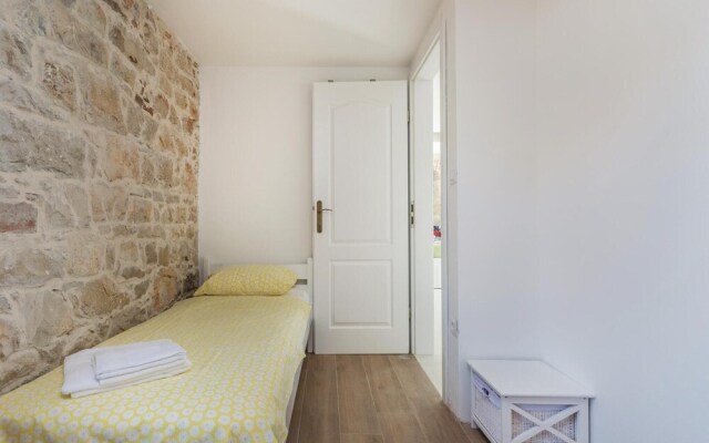 Stunning Home in Mihelici With Wifi and 3 Bedrooms