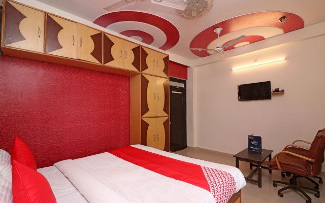 OYO 23302 New Delhi Guest House