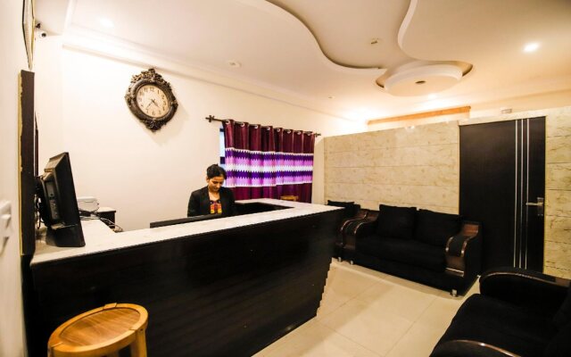 Uphill Courtyard by OYO Rooms