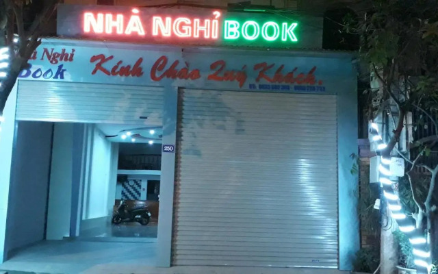 Nha nghi Book