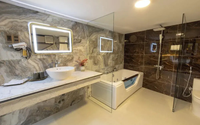 La Fleur Premium Central Apartment