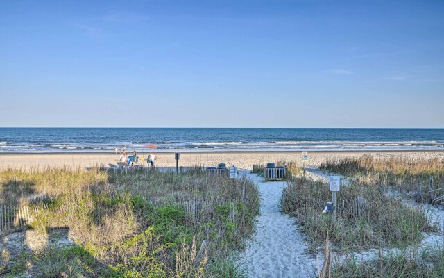 Couples Retreat w/ Balcony in Surfside Beach!