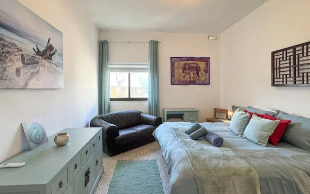 Modern & Large 3BR Stay Near Valletta