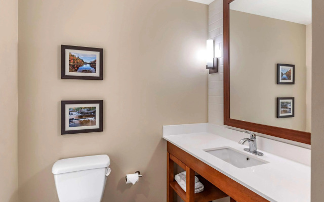 Comfort Inn & Suites