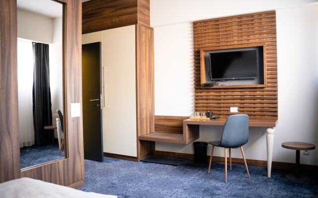 Olivia Rooms
