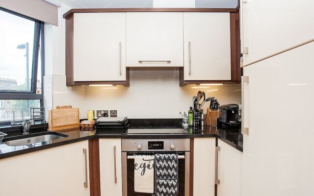 Modern 2 Bedroom Apartment
