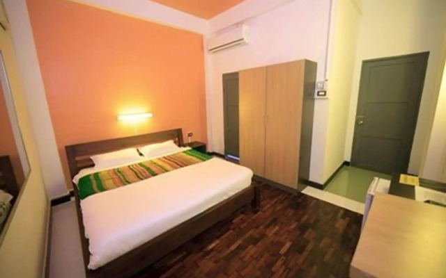 New iHouse Hotel - Hostel