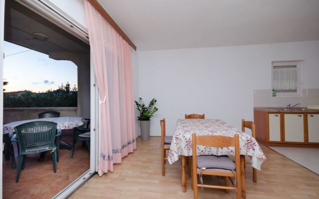 Apartments Ruza-rajska Beach