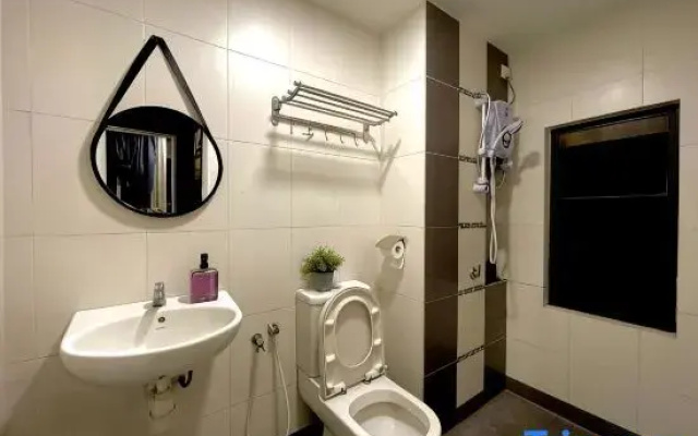 2BR Equine 6 Pax | Wifi+ Netflix | UPM |KLIA | MRT