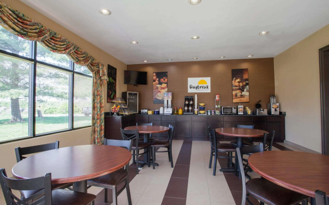 Red Roof Inn Martinsburg