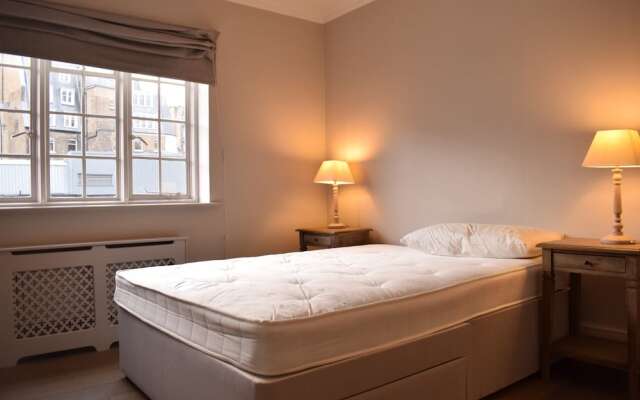 1 Bedroom Mayfair Apartment Near Hyde Park