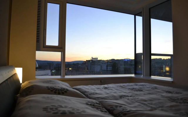 Panorama Apartment with Free Parking