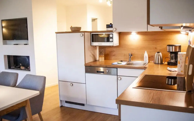 Small House Lake Modern Retreat