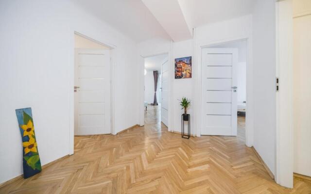 Charming Local Apartment In The City Center