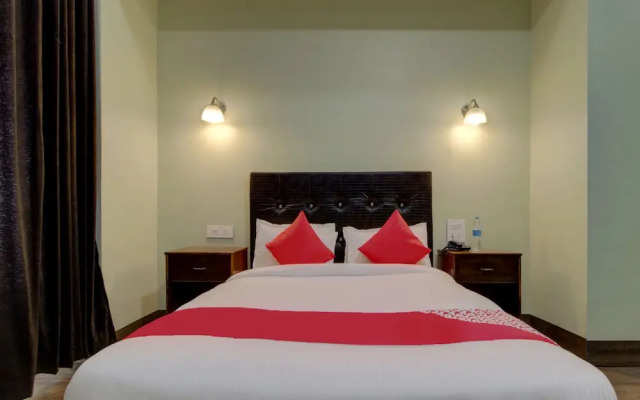 OYO 19563 Infinity Inn