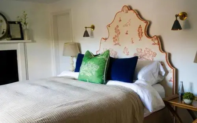 The Bell Country Inn