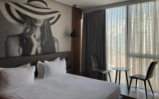 Black Diamond Hotel