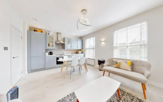 Stylish 2bed2bath flat 4min from tube station