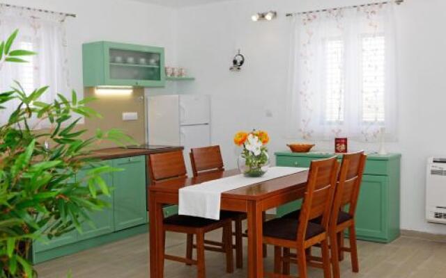 Robinzon Villa Zavala