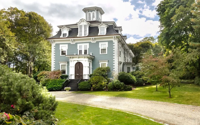 The Hotel Marblehead