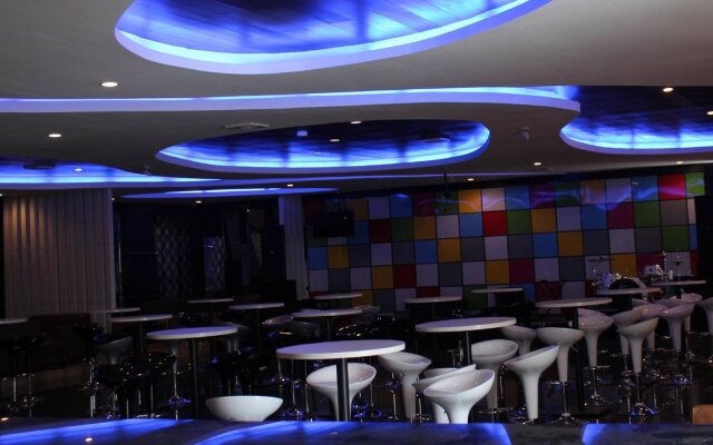 Novena Hotel Watampone