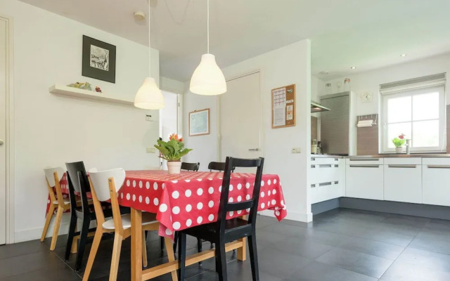 Cozy Holiday Home in Hollandscheveld with Forest Nearby
