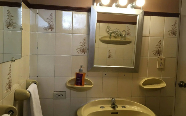 Panama House Bed & Breakfast