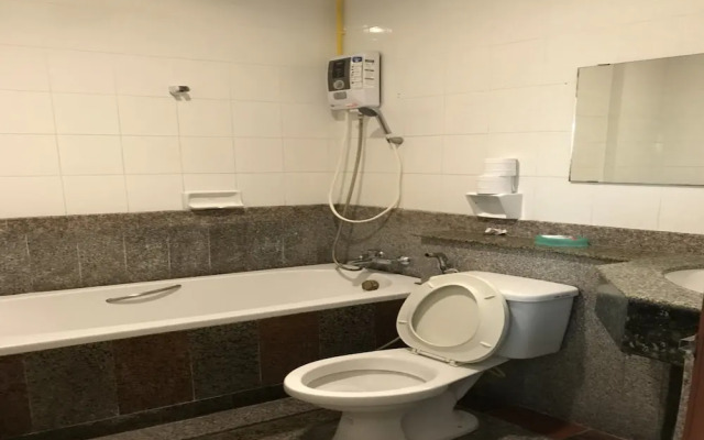 Lopburi Residence 2 And Resort
