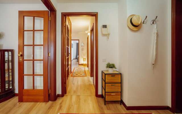 Matosinhos Center Premium Apartment by Vacationy