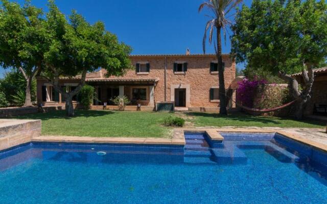 Preciosa casa con piscina a 1 Km de Santa Maria del cami