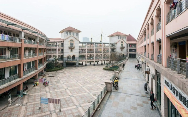 Fuyuan Apartment