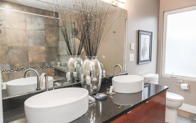 Modern Blue Ultra Chic Nashville Retreat