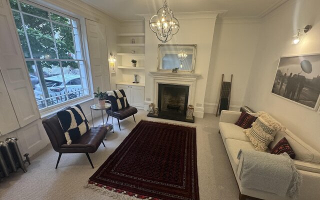 Centrally Located, Stunning 3bed 2bath, SE1