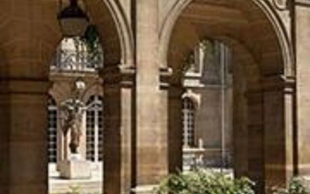Hotel Caron Paris 4