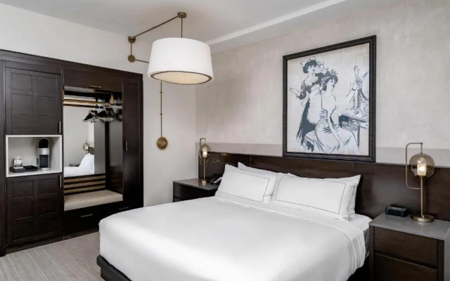 Hotel Fort Des Moines, Curio Collection by Hilton
