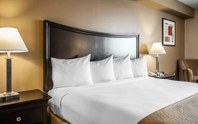 Quality Inn & Suites Pacific Seattle