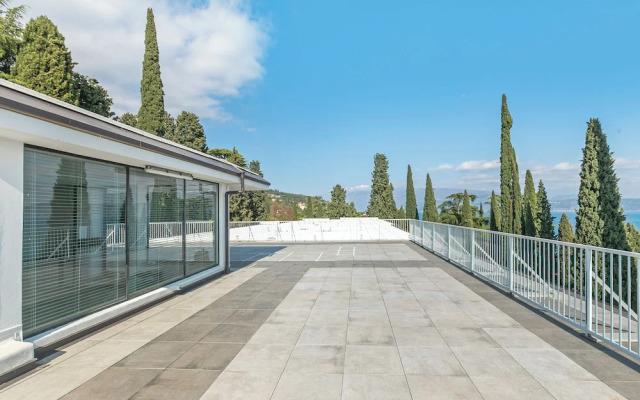 Sonia Home With Shared Pool