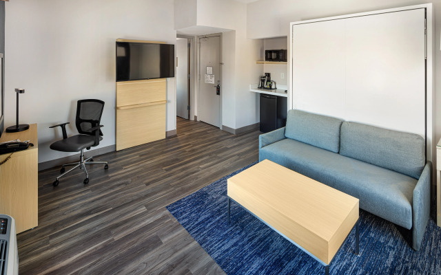 Holiday Inn Express and Suites Atlanta Downtown by IHG