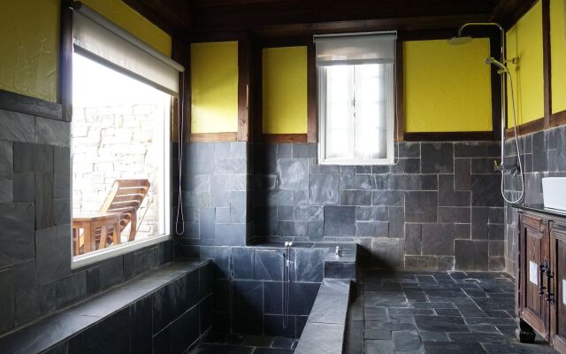 Provence Rose Lodge in Ching Jing