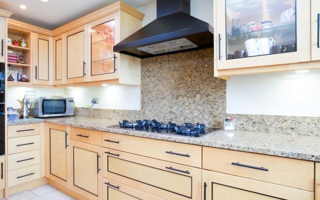 Veeve - Wonford Close