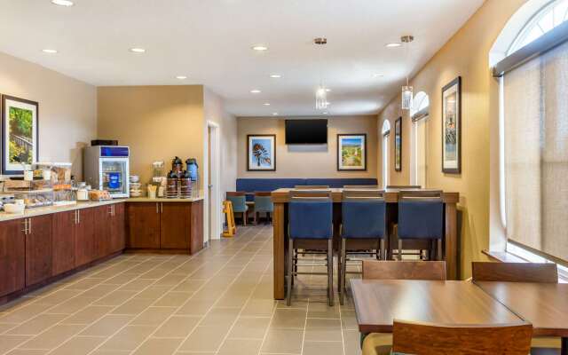 Comfort Inn DeKalb - University Area