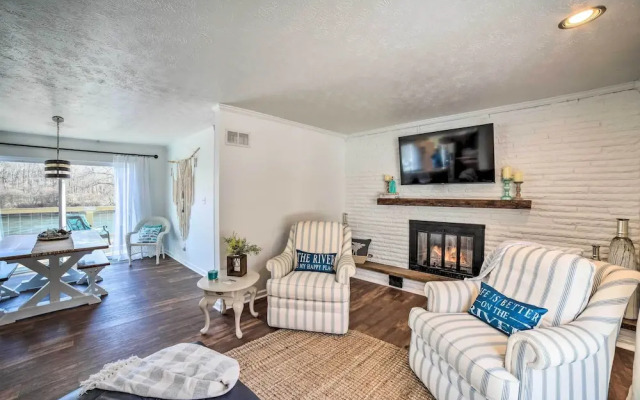 Charming Riverfront Retreat in Monticello!