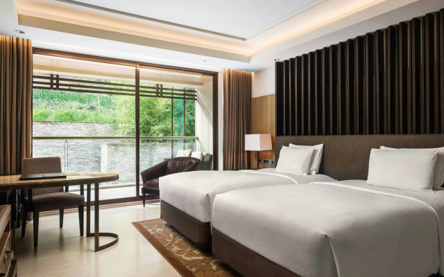 JW Marriott Mussoorie Walnut Grove Resort & Spa – Guest Rooms – Mussoorie